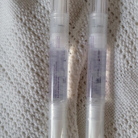 Smile Direct Club Bright On Whitening Pen - Picture 2 of 2